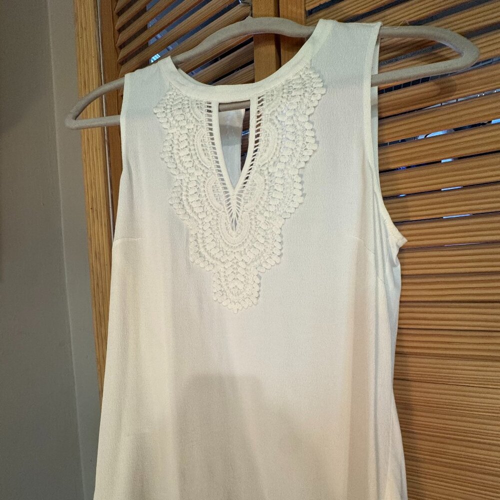 xIvory Lace Sleeveless Blouse XS Crochet Detail